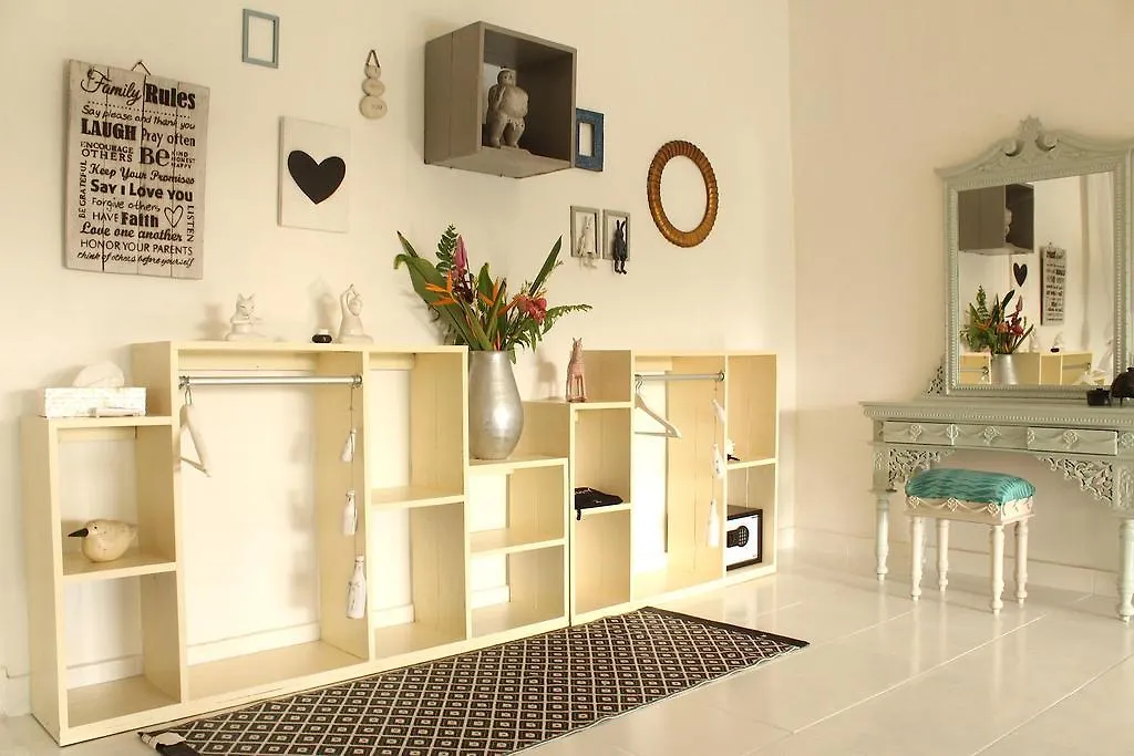 Room@Bali Hip Suite Ουμπούντ
